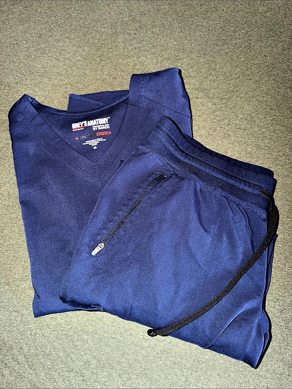 Women greys Anatomy stretch scrub set. Navy blue. Joggers.